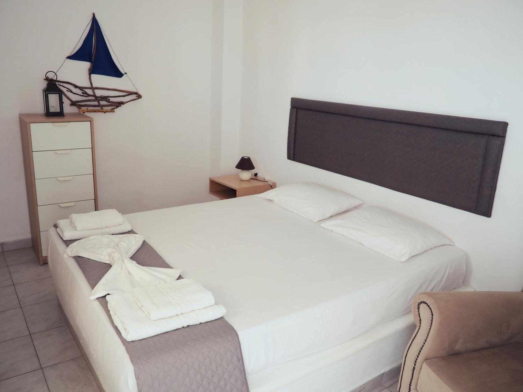 פריבולוס Leon Lux Apartments מראה חיצוני תמונה
