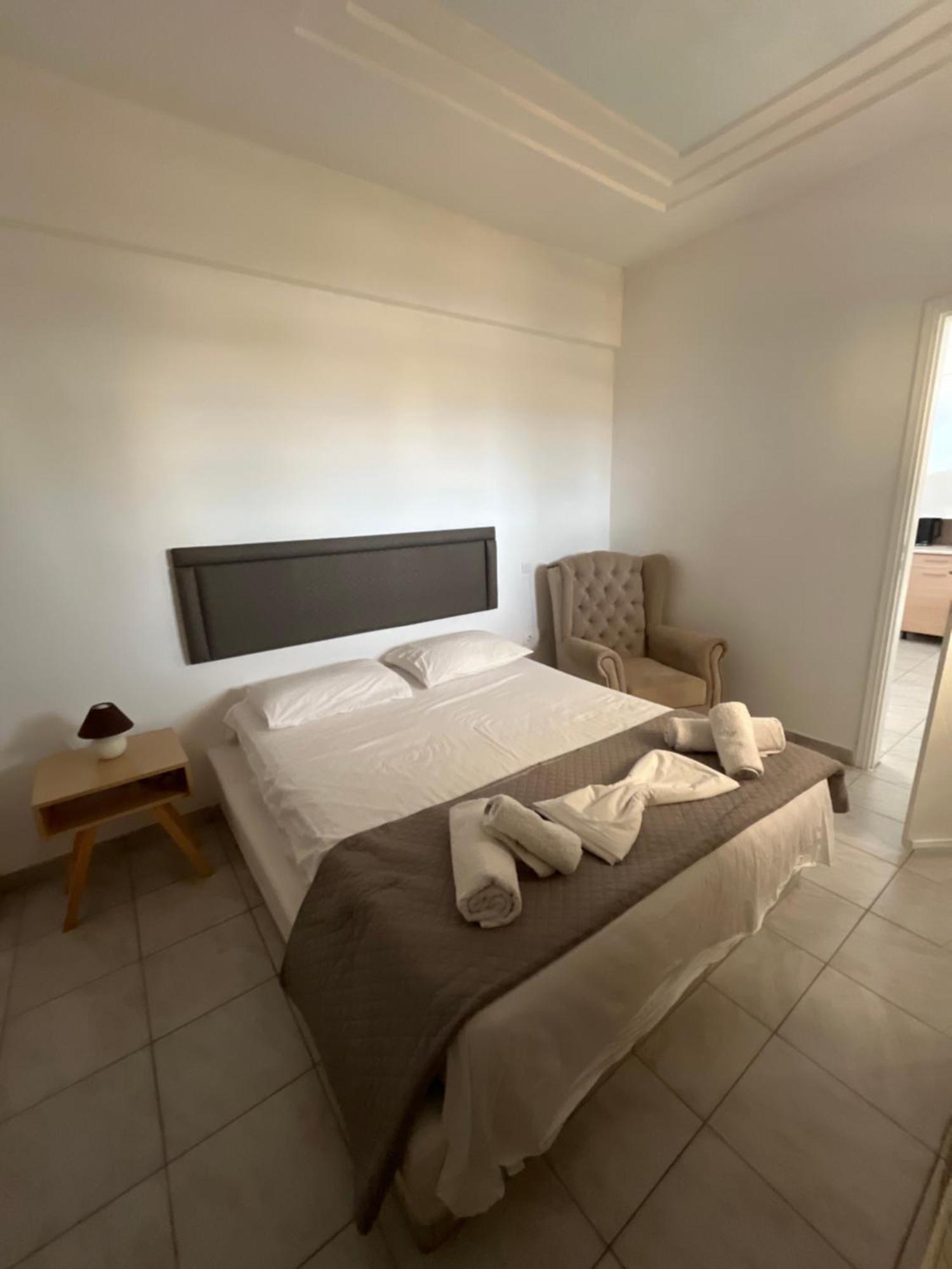 פריבולוס Leon Lux Apartments מראה חיצוני תמונה