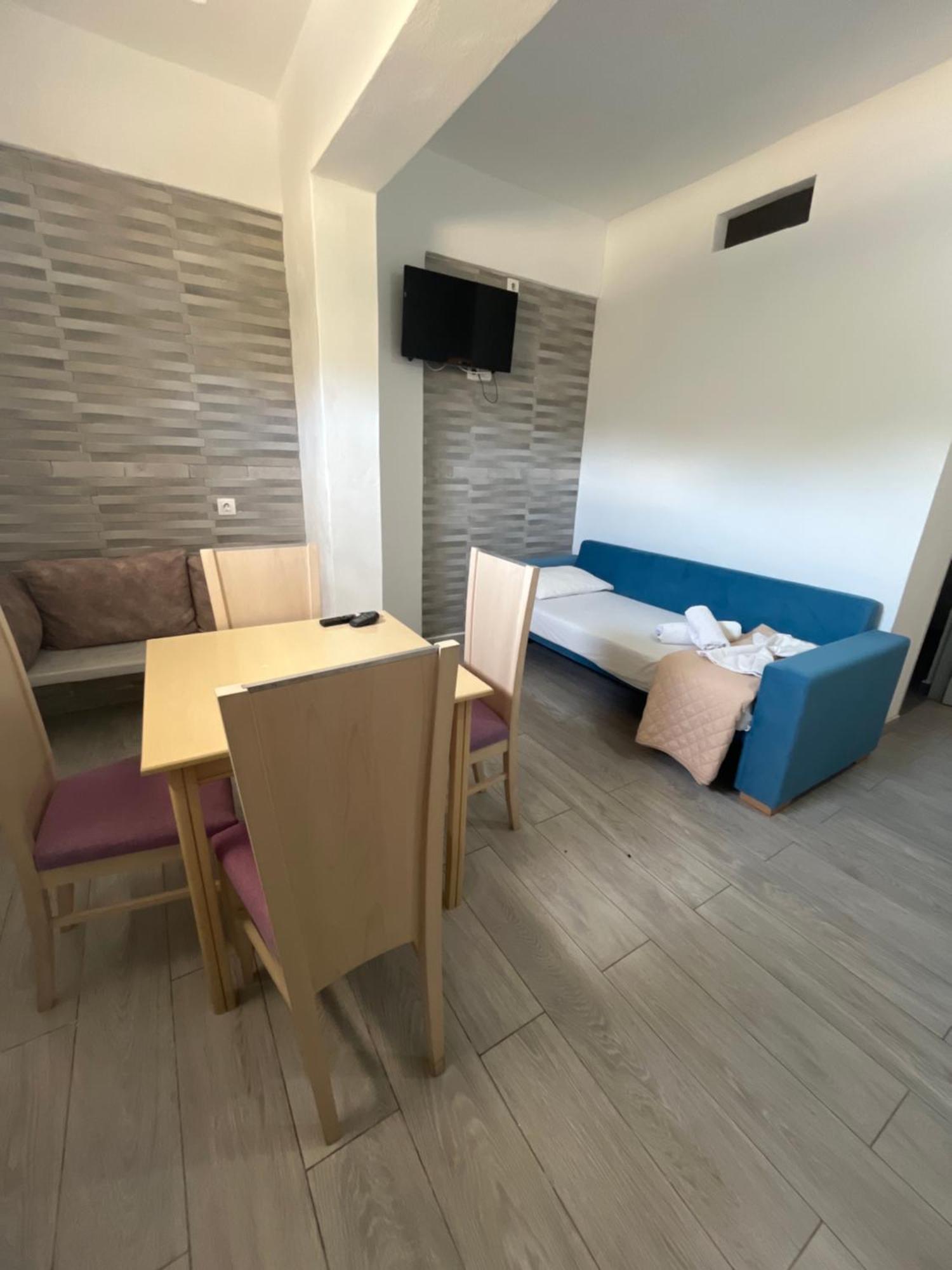 פריבולוס Leon Lux Apartments מראה חיצוני תמונה