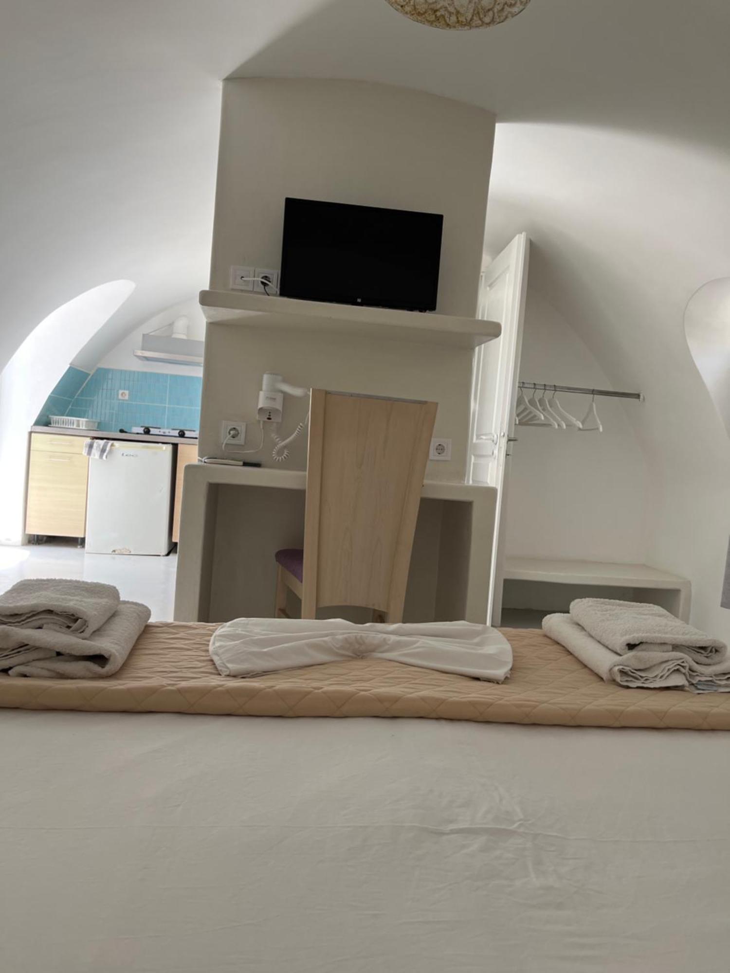 פריבולוס Leon Lux Apartments מראה חיצוני תמונה